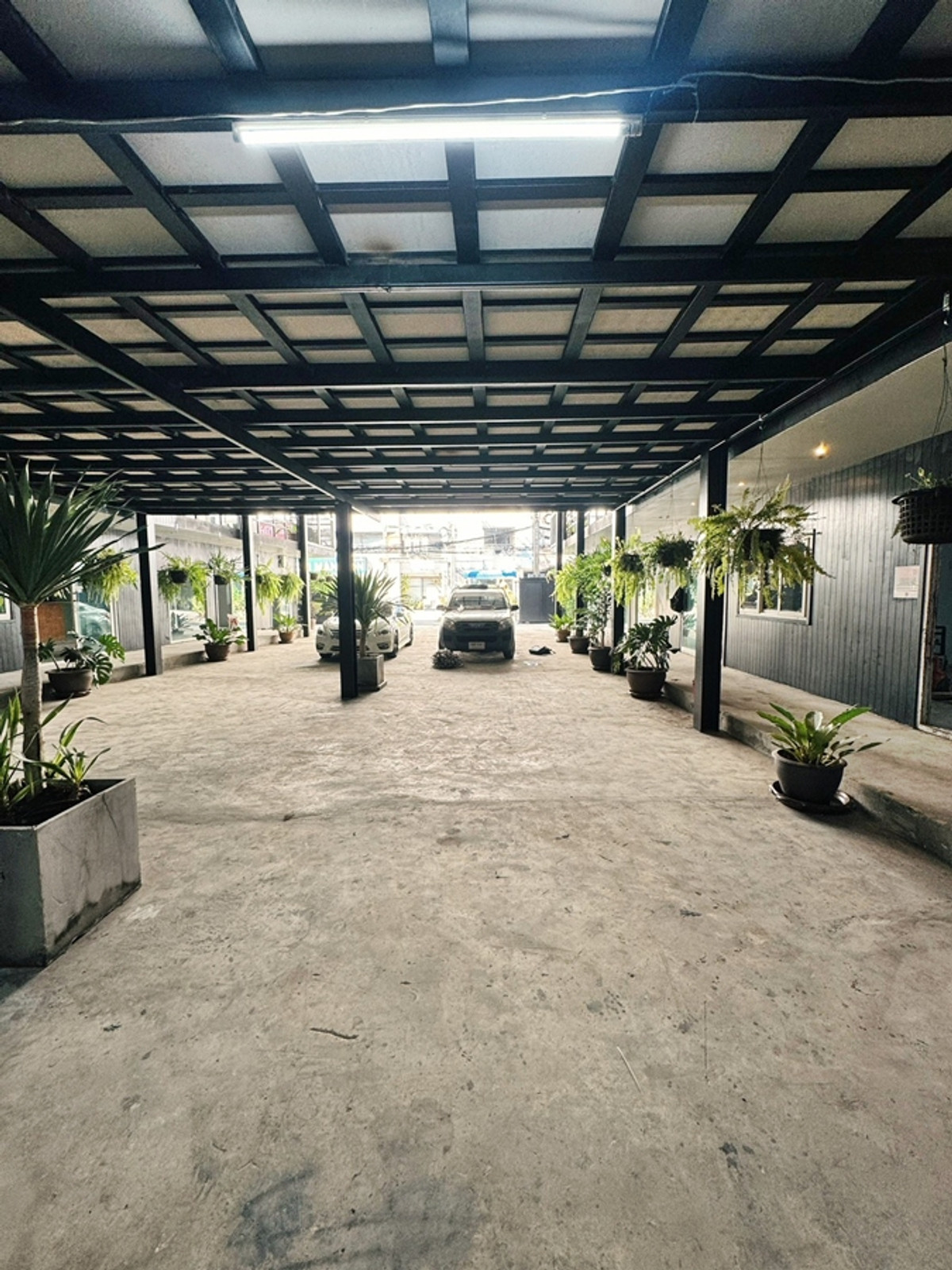 ให้เช่าร้านค้า/ตลาดนัดรัชดา ห้วยขวาง : พื้นที่ให้เช่าเชิงพาณิชย์ MRT ห้วยขวาง ใกล้ M9 Square, สุกี้ตี๋น้อย และสุกี้จินดา