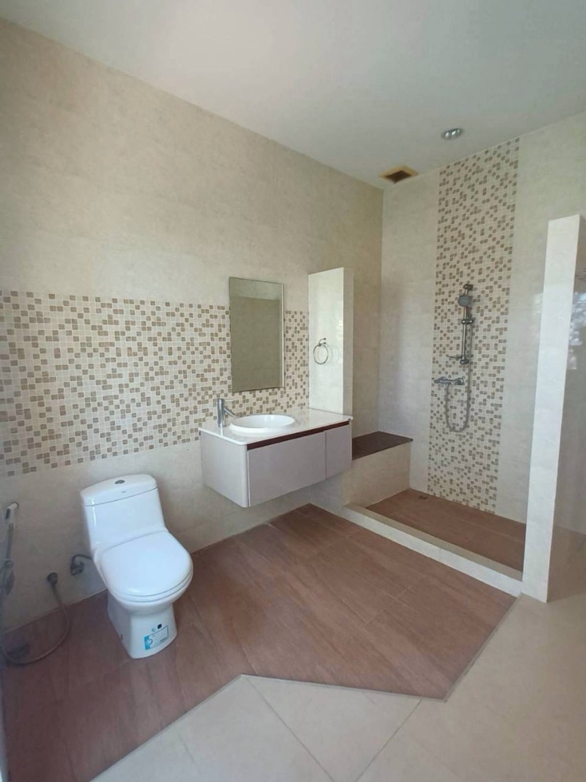 บ้านสมุทรปราการ สำโรง : เช่าและขายคฤหาสน์หลังใหญ่ติดริมน้ำ บางพลี เทพารักษ์ กม.13 ที่ดิน 2 ไร่ ใกล้สนามบินสุวรรณภูมิ