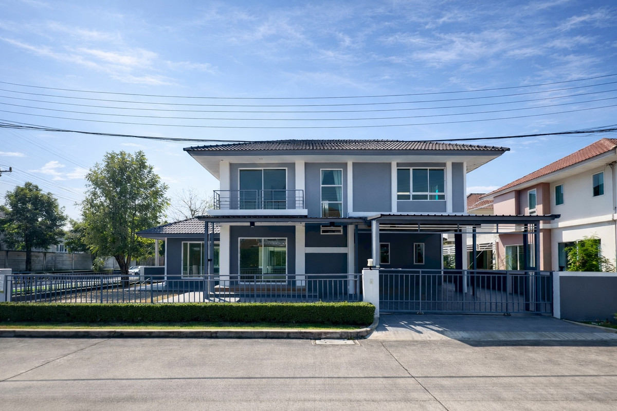 For SaleHousePathum Thani,Rangsit, Thammasat : Best price in the project 📍 Renovate behind Life Corner, Bangkok Boulevard, Rangsit, Khlong 3, 68.5 sq m, only 6.9 million!