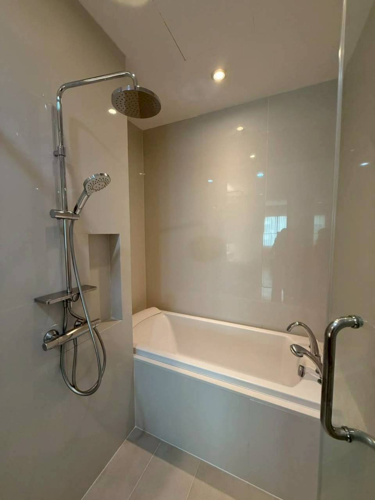 ให้เช่าคอนโดสุขุมวิท อโศก ทองหล่อ : ✅ BRG110 ✅ Line : @p2nproperty