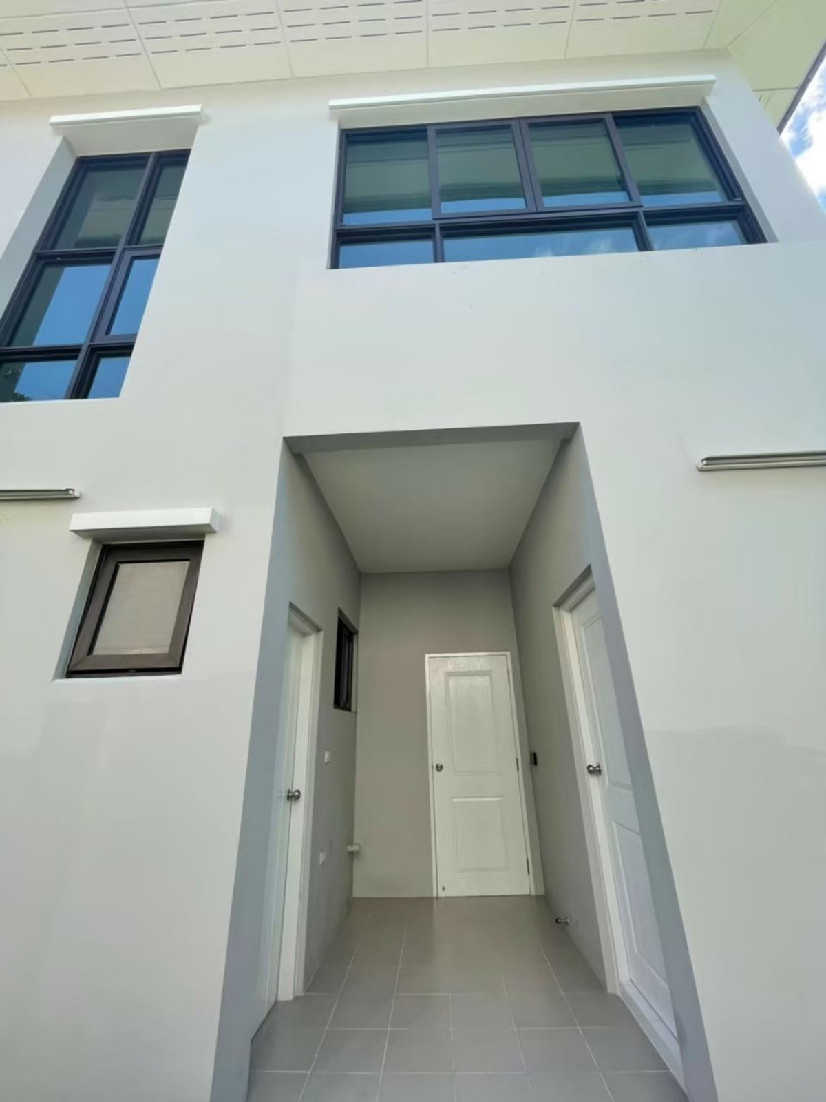 ขายบ้านปิ่นเกล้า จรัญสนิทวงศ์ : เจ้าของขายเอง งดรับนายหน้า ขายบ้านเดี่ยวโครงการเดอะซิตี้ปิ่นเกล้าบรม1* ซ.บรมราชชนนี60 ขนาดที่ดิน105ตารางวา พื้นที่ใช้สอย380ตารางเมตร เพียง 🔥22.9 ล้าน เฟสที่ดีที่สุดในโครงการ ใกล้คลับเฮ้าส์ ติดสวนขนาดใหญ่ของหมู่บ้าน เลขที่มงคล 9/5 พร้อมเข้าอยู่ 0954935293