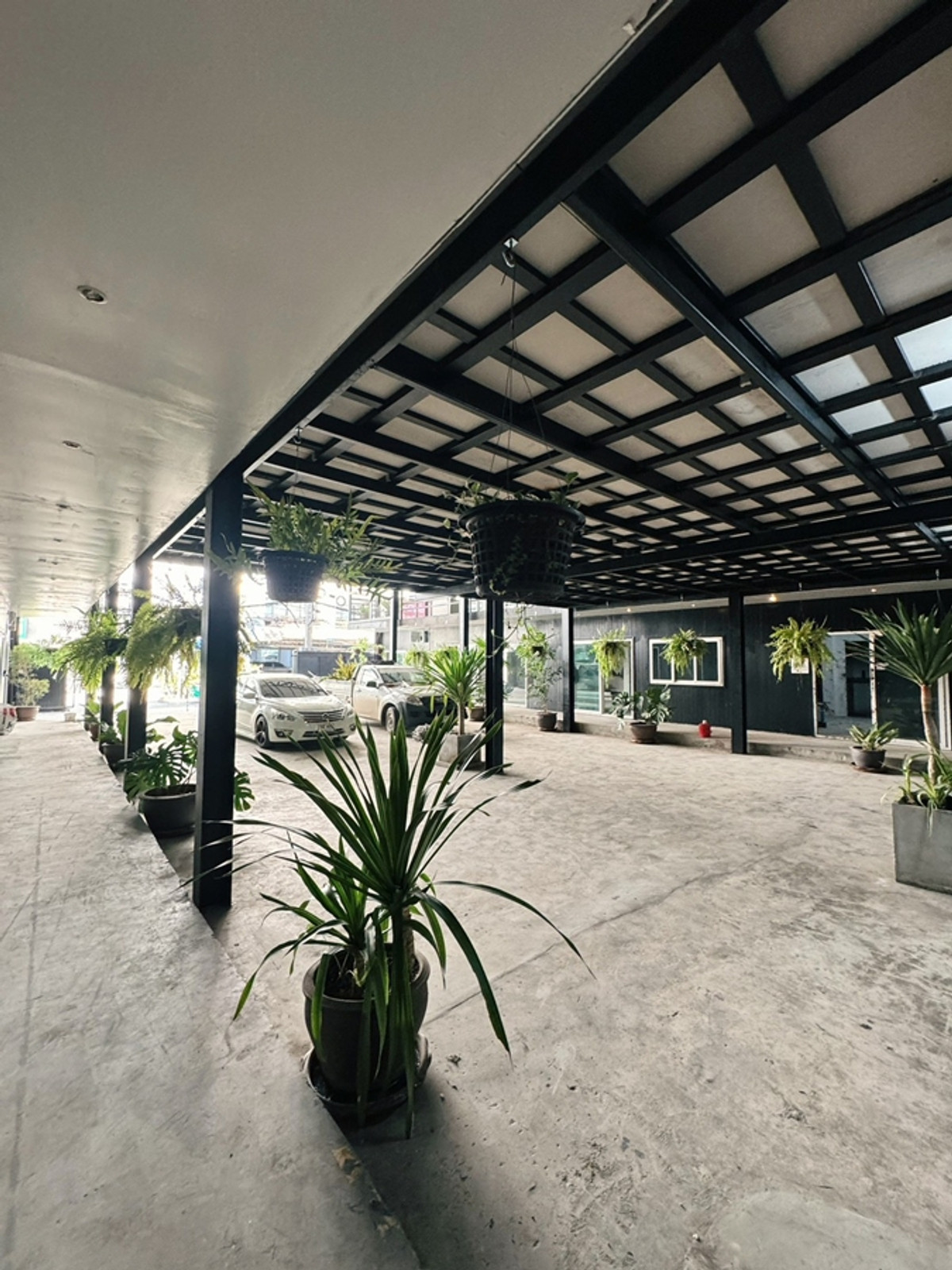 ให้เช่าร้านค้า/ตลาดนัดรัชดา ห้วยขวาง : พื้นที่ให้เช่าเชิงพาณิชย์ MRT ห้วยขวาง ใกล้ M9 Square, สุกี้ตี๋น้อย และสุกี้จินดา