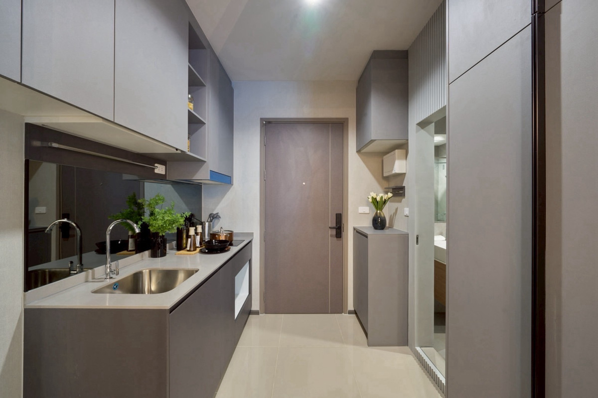 For SaleCondoKhlongtoei, Kluaynamthai : Ideo Sukhumvit Rama 4, new rooms sold directly from the project. There are many rooms to choose from. You can talk to each other at the back of the house.