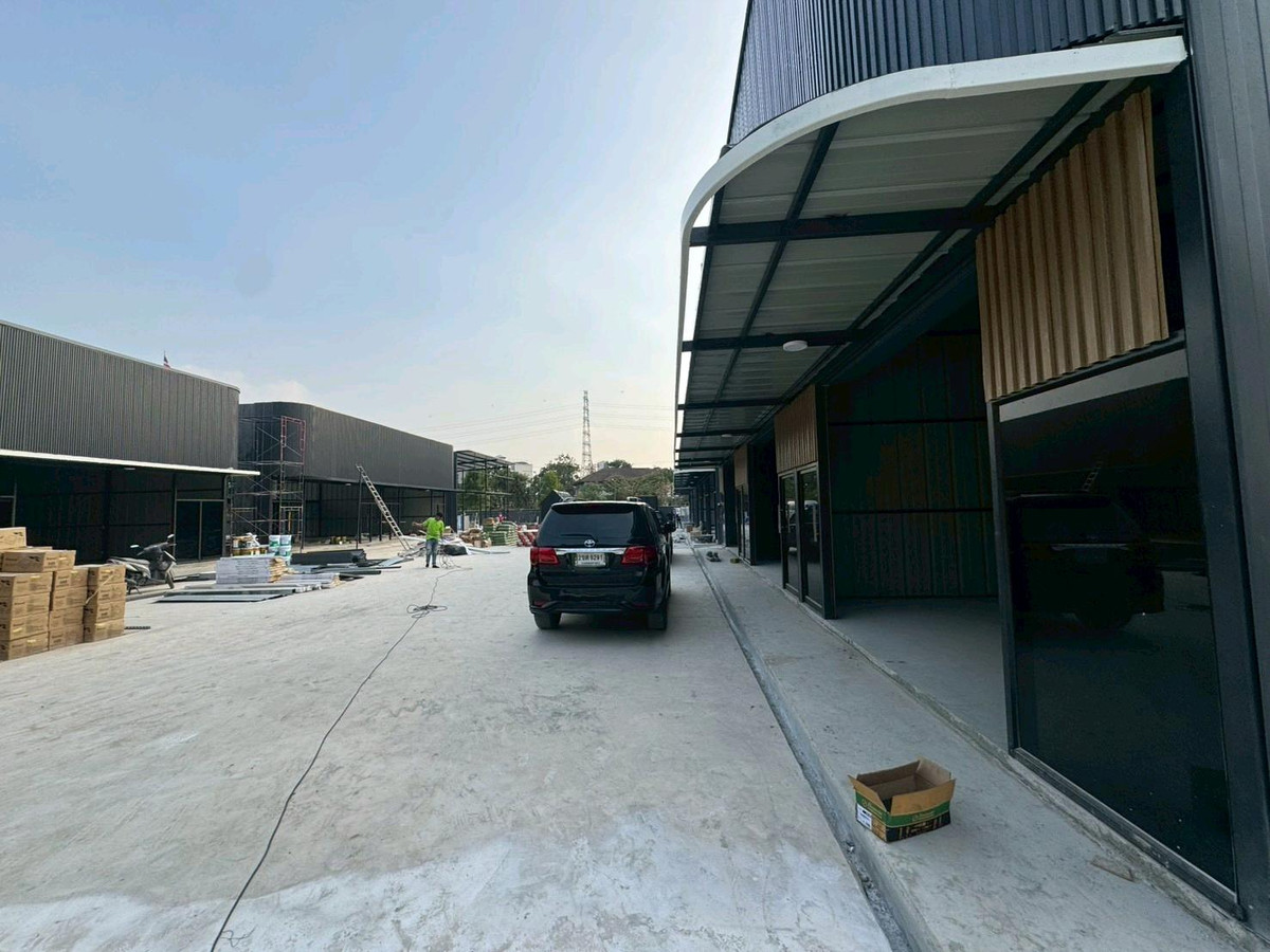 For RentWarehousePattanakan, Srinakarin : 📦 Warehouse with Office for Rent – Phatthanakan, Bangkok
A practical business space for companies, online businesses, and E-commerce operations