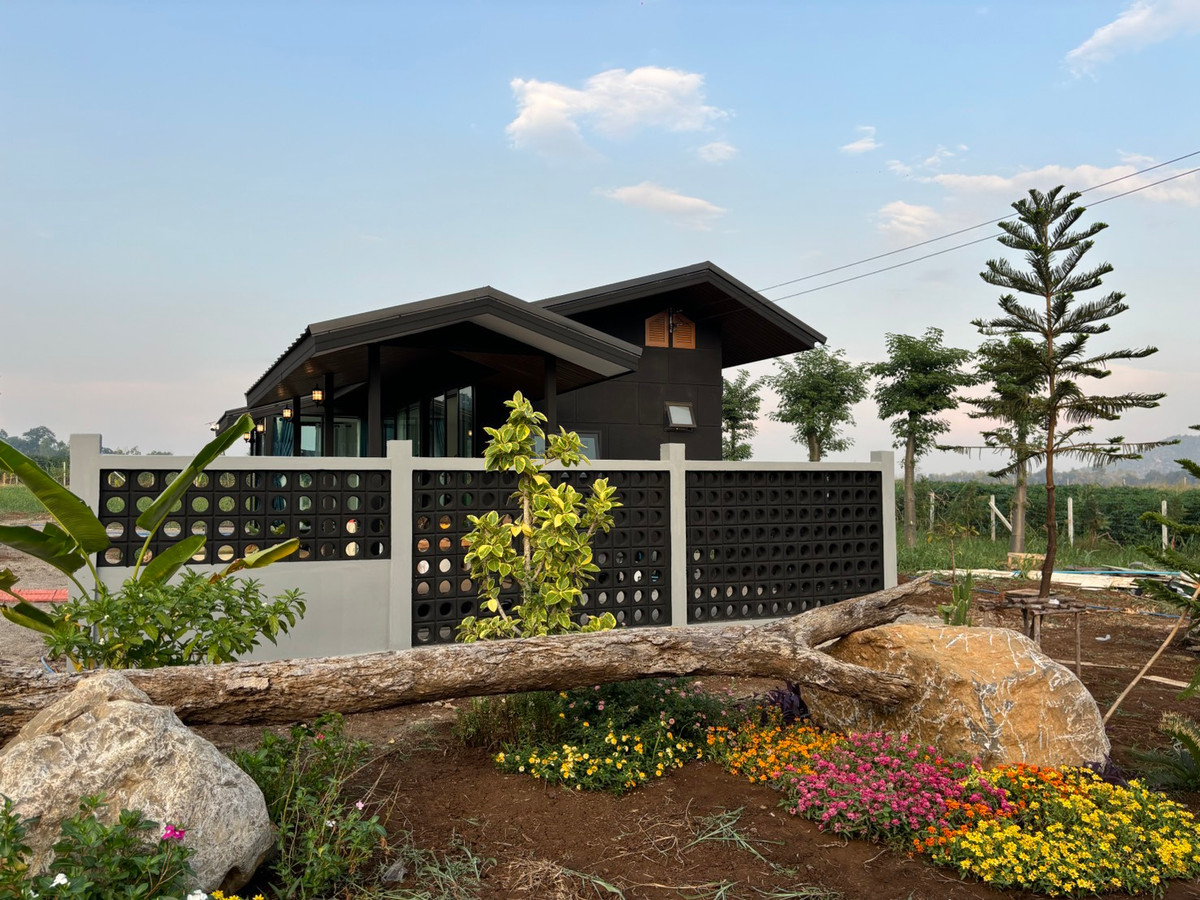 For SaleLandNakhon Sawan : Land for sale 11 rai 3 ngan 71 sq m, Nong Phikun Subdistrict, Tak Fa District, Nakhon Sawan Province. Mountain view, good weather