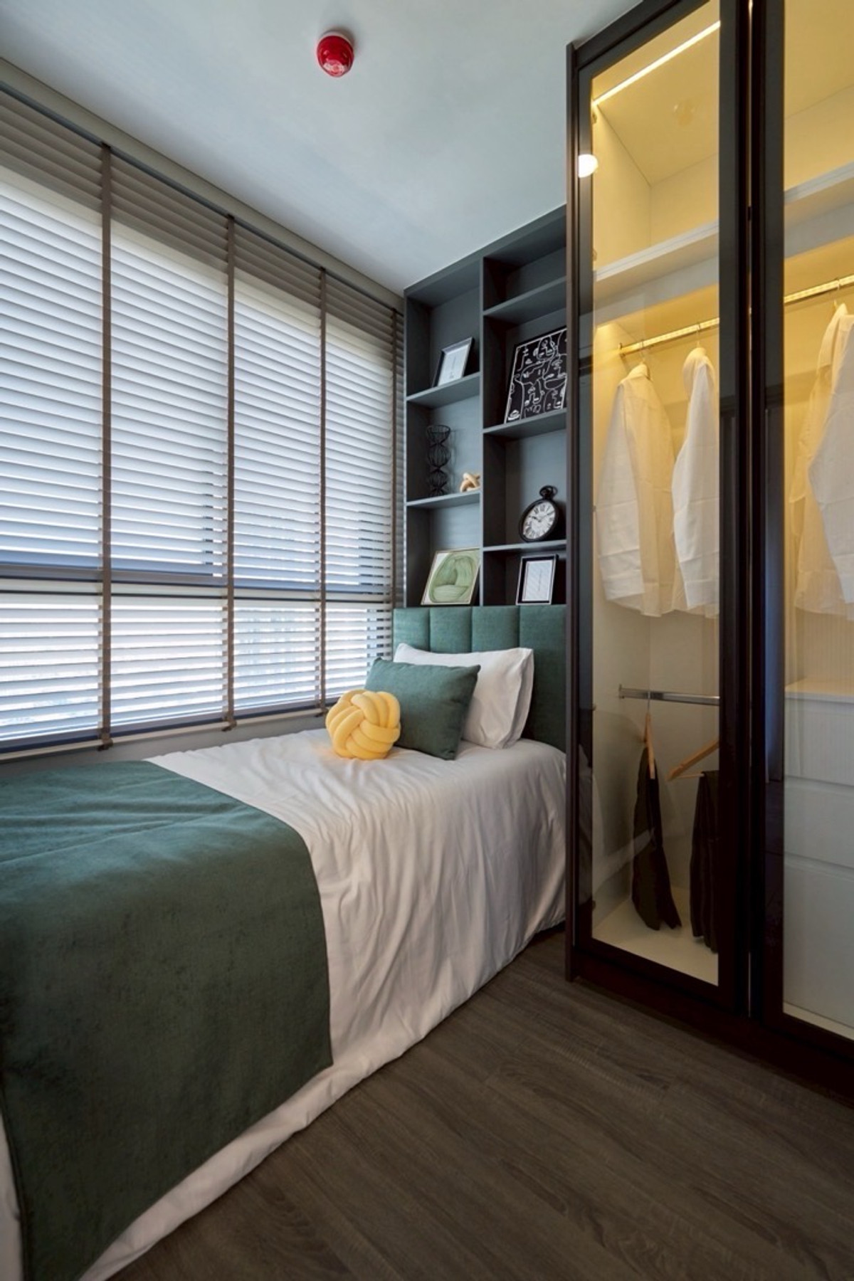 For SaleCondoKhlongtoei, Kluaynamthai : Ideo Sukhumvit Rama 4, new rooms sold directly from the project. There are many rooms to choose from. You can talk to each other at the back of the house.