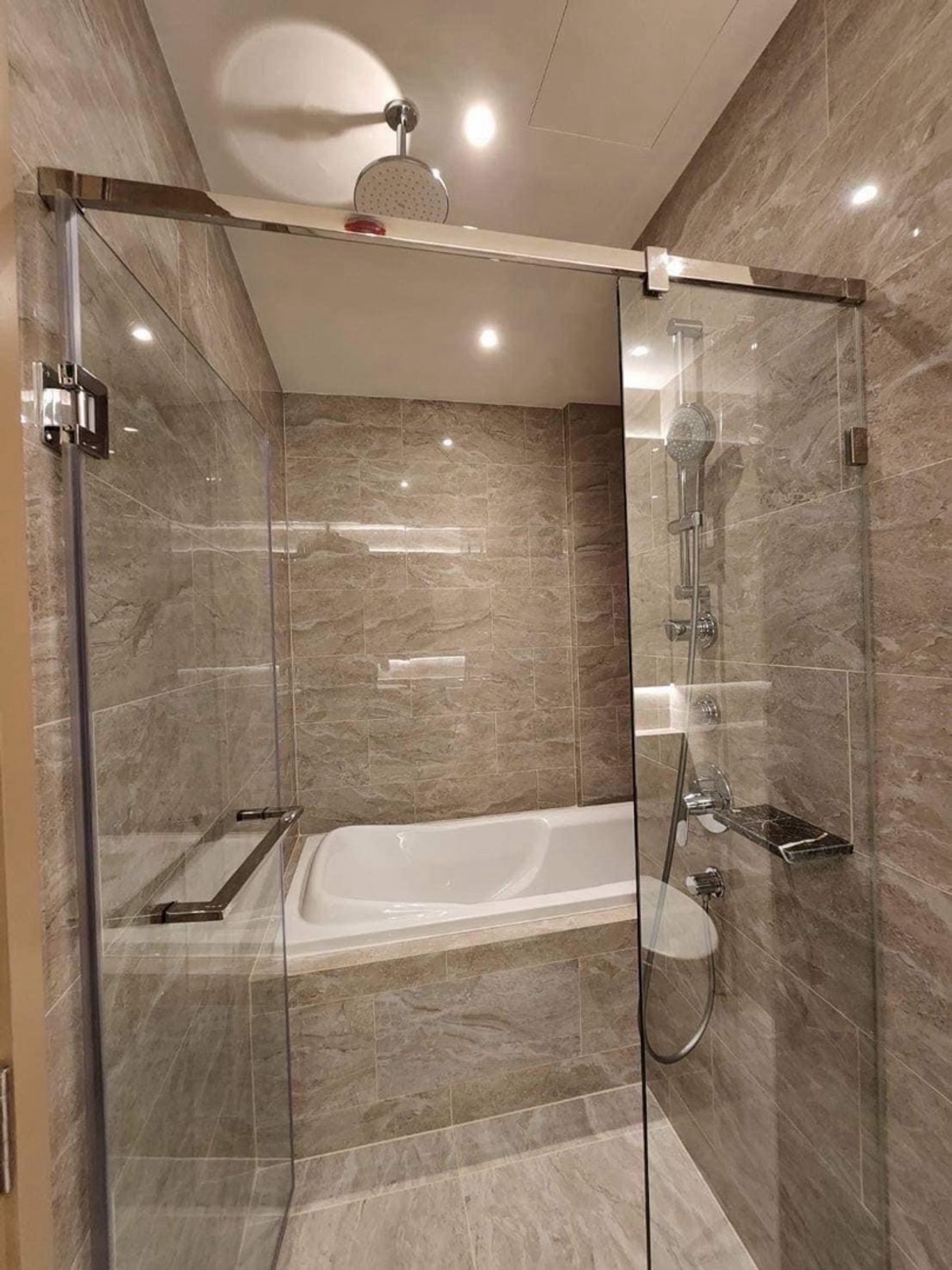 ให้เช่าคอนโดพระราม 9 เพชรบุรีตัดใหม่ RCA : 📢👇ให้เช่า/ขาย 2 ห้องนอน เพียง 100 เมตร ถึง MRT พระราม 9 ใกล้ Airport link มักกะสัน ฟอร์จูนทาวเวอร์ เซ็นทรัลพระราม 9 JODD fair