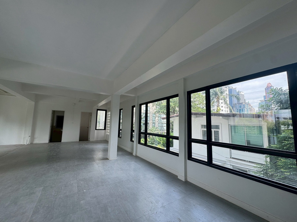 ให้เช่าสำนักงานสาทร นราธิวาส : เช่าสำนักงาน ถนนสาทร-นราธิวาส สวย ทำเลดี ใกล้ BTS ช่องนนทรี สนใจแอตไลน์ครับ@841qqlnr