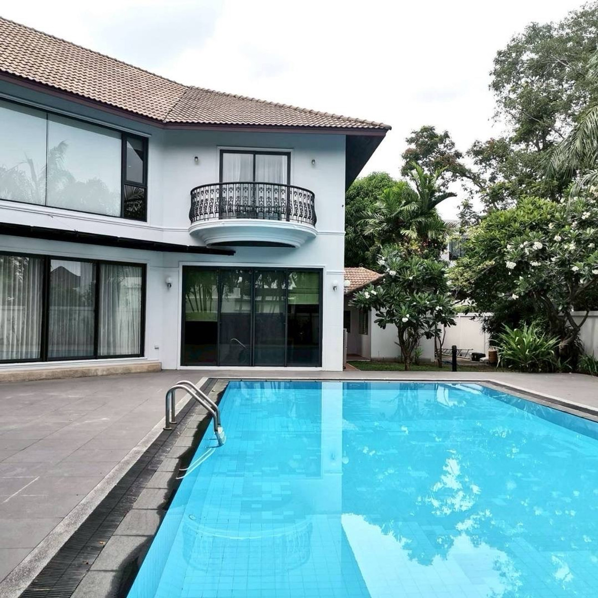 For RentHousePattanakan, Srinakarin : Panya Village, Pattanakarn for rent