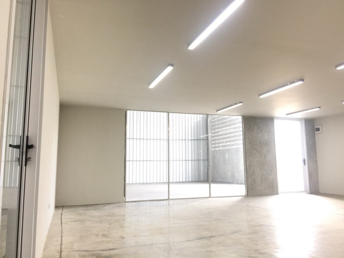 ให้เช่าโรงงานสมุทรปราการ สำโรง : ให้เช่าโรงงาน/โกดัง บางปู ใกล้นิคมอุสาหกรรมบางปู ขนาด 500 ตรม.