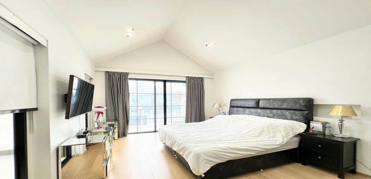 ขายบ้านวงเวียนใหญ่ เจริญนคร : 🏡บ้านเดี่ยวสร้างเอง ดีไซน์พิเศษ ให้ความรู้สึกราวกับหลุดออกมาจากหนัง