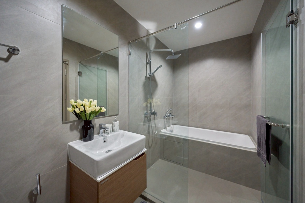 For SaleCondoKhlongtoei, Kluaynamthai : Ideo Sukhumvit Rama 4, new rooms sold directly from the project. There are many rooms to choose from. You can talk to each other at the back of the house.