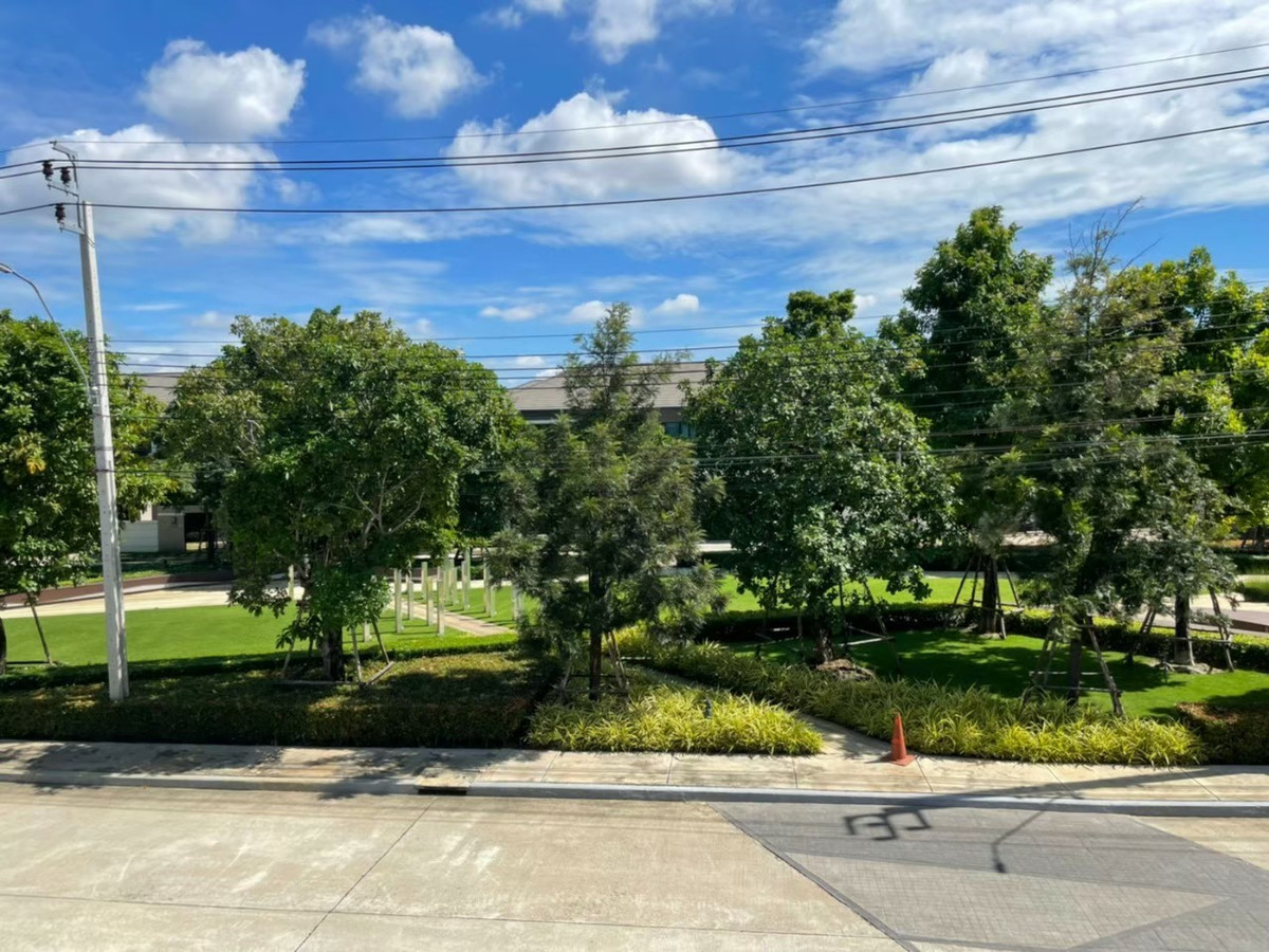 ขายบ้านปิ่นเกล้า จรัญสนิทวงศ์ : เจ้าของขายเอง งดรับนายหน้า ขายบ้านเดี่ยวโครงการเดอะซิตี้ปิ่นเกล้าบรม1* ซ.บรมราชชนนี60 ขนาดที่ดิน105ตารางวา พื้นที่ใช้สอย380ตารางเมตร เพียง 🔥22.9 ล้าน เฟสที่ดีที่สุดในโครงการ ใกล้คลับเฮ้าส์ ติดสวนขนาดใหญ่ของหมู่บ้าน เลขที่มงคล 9/5 พร้อมเข้าอยู่ 0954935293