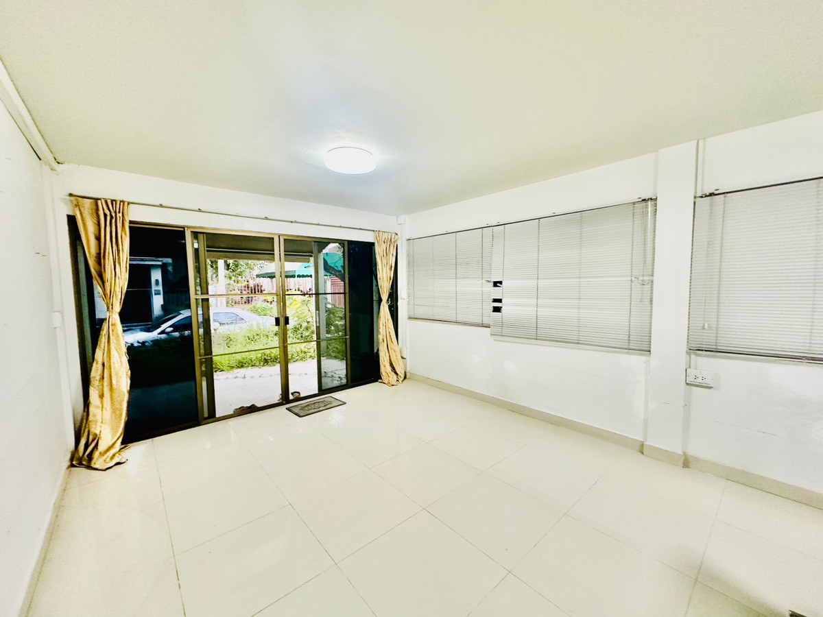 For SaleHousePathum Thani,Rangsit, Thammasat : Single house for sale, Garden Home Village, near Save Wanko Market, K.P.O. intersection, only 7 minutes.