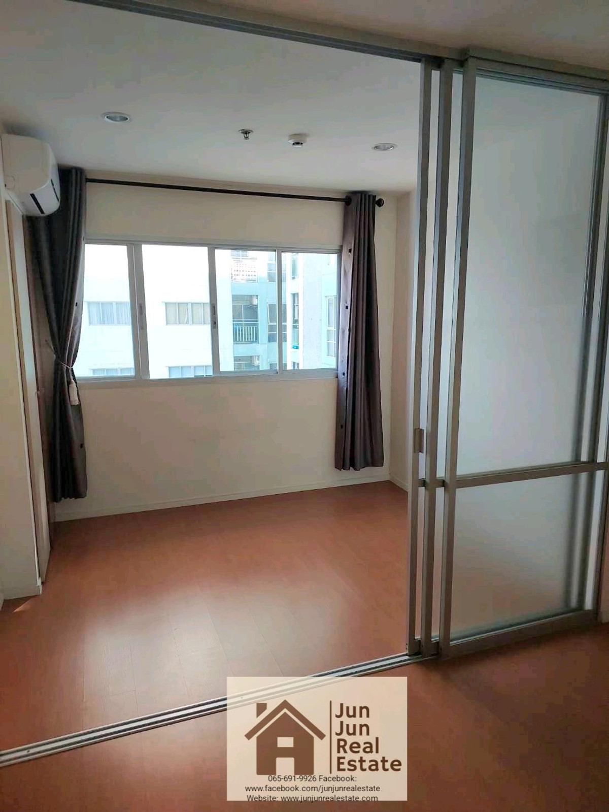 ขายคอนโดนวมินทร์ รามอินทรา : 🔥ขายด่วน!!1.09 ล้าน รีบขาย!!🔥
คอนโดลุมพินีเมกะซิตี้บางนา!!
ชั้น 17 ตึก D ขนาด 23ตรม.