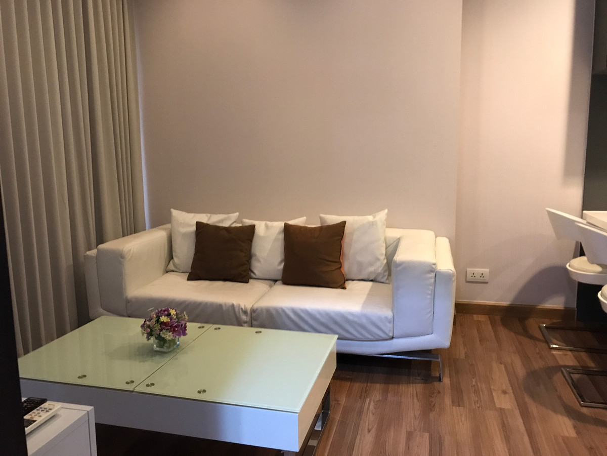 ให้เช่าคอนโดรัชดา ห้วยขวาง : คอนโด ให้เช่า IVY Ampio 44 ตรม. 1 นอน 1 น้ำ เฟอร์ครบ พร้อมอยู่ 28,000บาท/month  Condo for RENT Ivy Ampio 1bed 1 bath 44 Sq,m fully finished ready to move in 28,000 Baht / month  ห้องกว้างมาก 44 ตรม. 1 นอน 1 น้ำ เฟอร์ครบ พร้อมอยู่    Location : Ratchadaphi