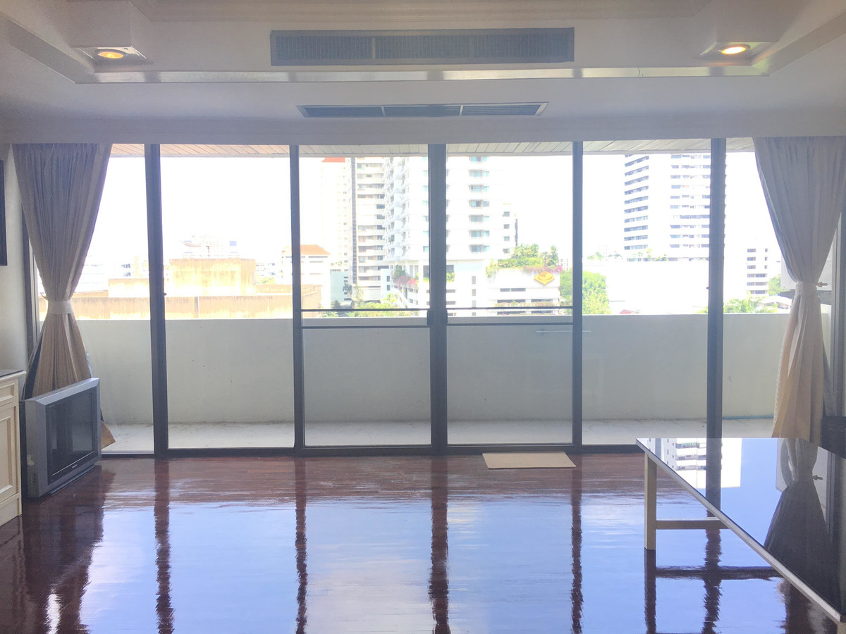 ขายคอนโดวิทยุ ชิดลม หลังสวน : ขายคอนโด Oriental Towers  ราคา 42,000,000 บาท [MKs260206]