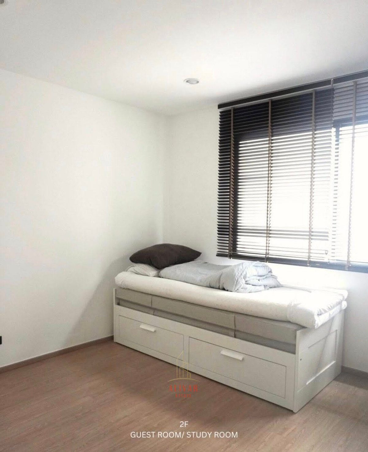 For RentTownhomePattanakan, Srinakarin : RH022326 Townhome for rent, 3.5 floors, corner unit at Shizen Phatthanakan 32, just 10 minutes from Thonglor.