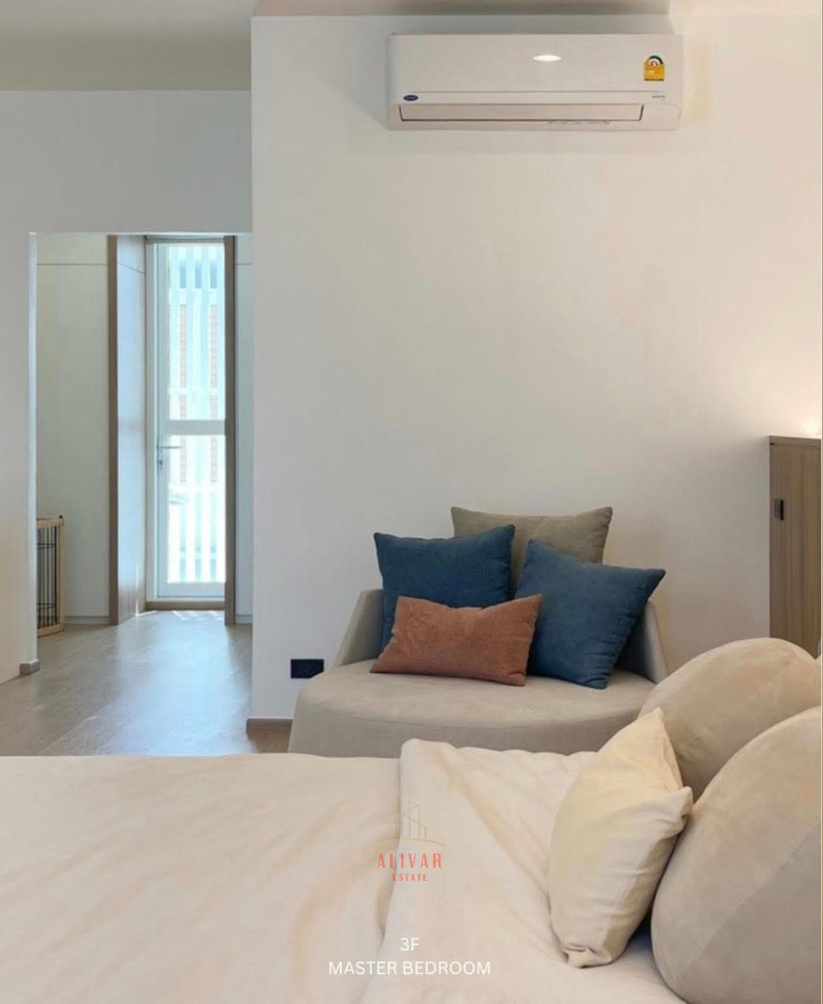 For RentTownhomePattanakan, Srinakarin : RH022326 Townhome for rent, 3.5 floors, corner unit at Shizen Phatthanakan 32, just 10 minutes from Thonglor.