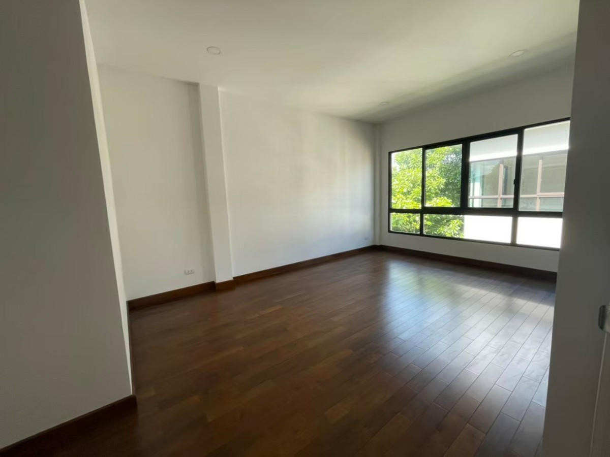 ขายบ้านปิ่นเกล้า จรัญสนิทวงศ์ : เจ้าของขายเอง งดรับนายหน้า ขายบ้านเดี่ยวโครงการเดอะซิตี้ปิ่นเกล้าบรม1* ซ.บรมราชชนนี60 ขนาดที่ดิน105ตารางวา พื้นที่ใช้สอย380ตารางเมตร เพียง 🔥22.9 ล้าน เฟสที่ดีที่สุดในโครงการ ใกล้คลับเฮ้าส์ ติดสวนขนาดใหญ่ของหมู่บ้าน เลขที่มงคล 9/5 พร้อมเข้าอยู่ 0954935293