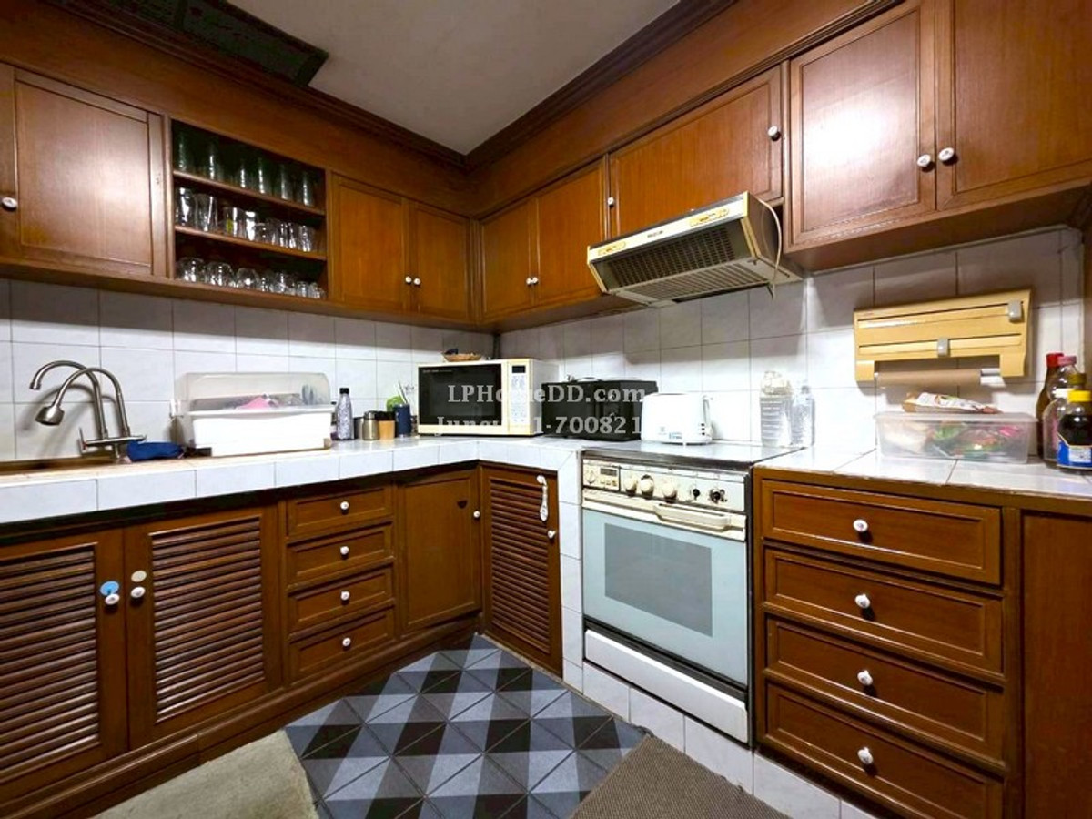 For SaleTownhomeRama3 (Riverside),Satupadit : Townhome for Sale: Baan Srikrung Rama 3, 3-story townhome with rooftop mezzanine, 38.8 sq m. House ready to move in. Lots of usable space Built-in throughout, good location, Prime location, project next to Rama 3 Road, Soi 71, near Central Rama 3