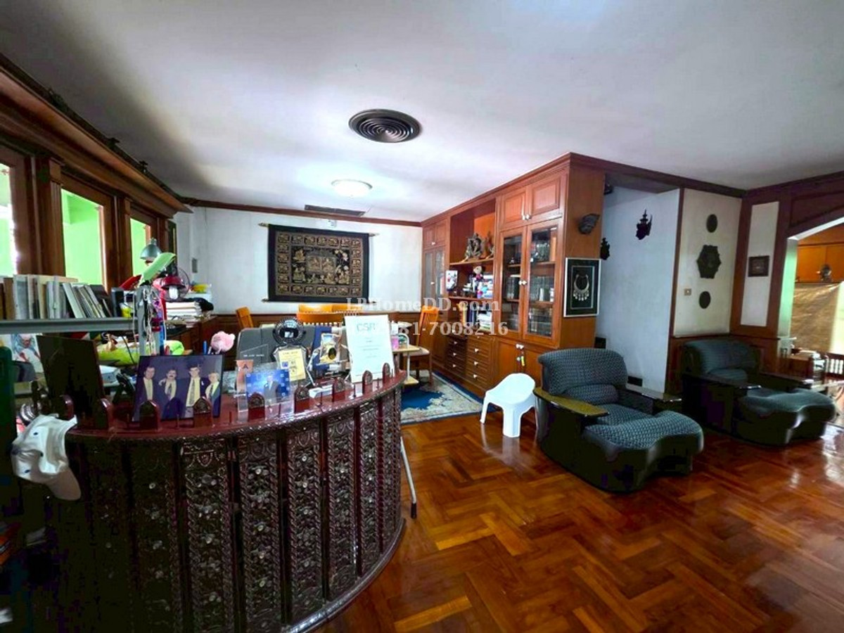 For SaleTownhomeRama3 (Riverside),Satupadit : Townhome for Sale: Baan Srikrung Rama 3, 3-story townhome with rooftop mezzanine, 38.8 sq m. House ready to move in. Lots of usable space Built-in throughout, good location, Prime location, project next to Rama 3 Road, Soi 71, near Central Rama 3