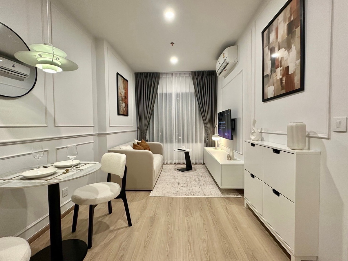 For RentCondoKhlongtoei, Kluaynamthai : 🔥For Rent Now🔥 Life Rama 4 - Asoke. Beautifully decorated unit, very comfortable and inviting. Fully furnished and ready to move in. Close to MRT Queen Sirikit National Convention Centre. Excellent common areas with 5 floors of facilities.