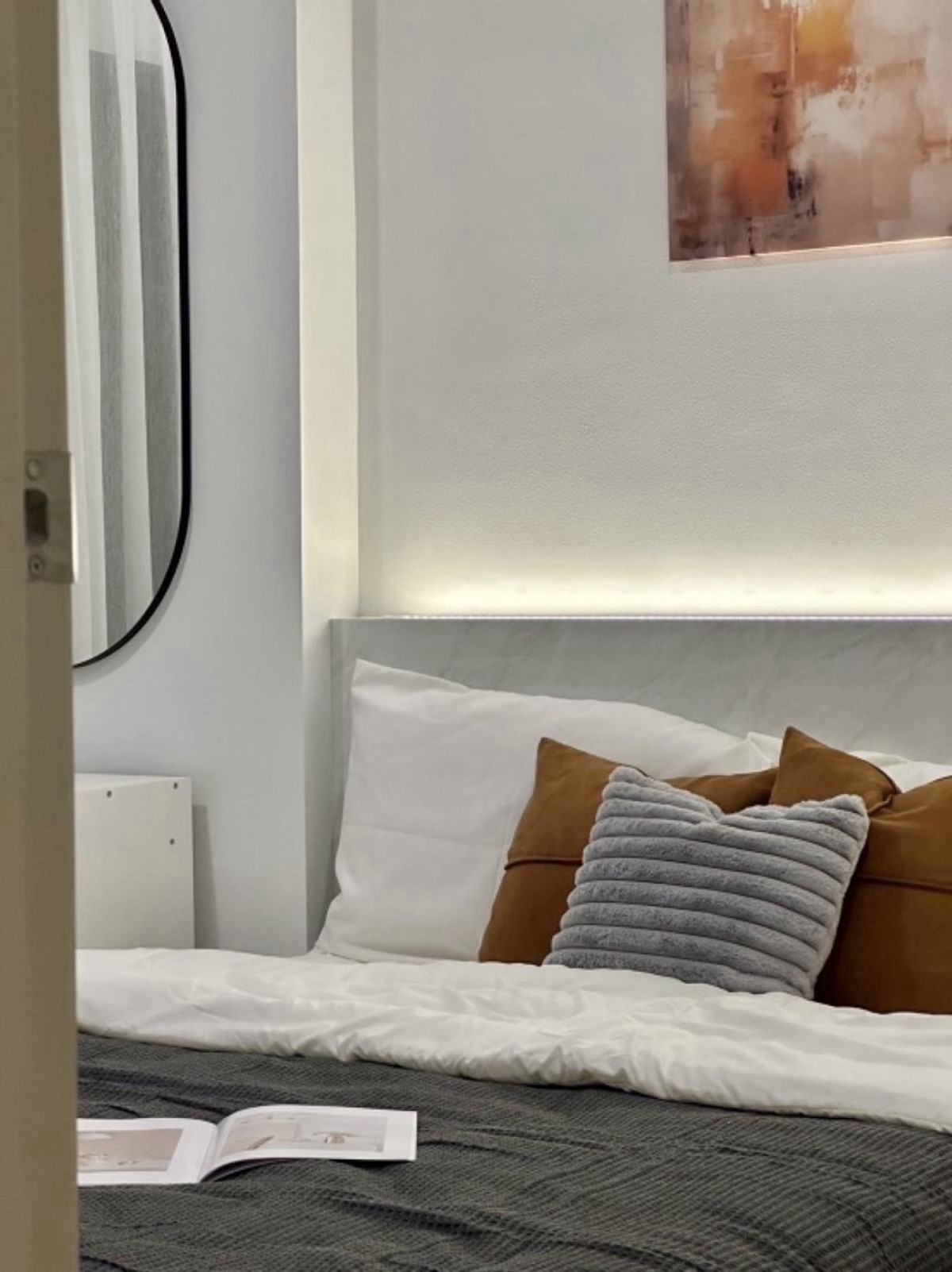 For RentCondoKhlongtoei, Kluaynamthai : 🔥For Rent Now🔥 Life Rama 4 - Asoke. Beautifully decorated unit, very comfortable and inviting. Fully furnished and ready to move in. Close to MRT Queen Sirikit National Convention Centre. Excellent common areas with 5 floors of facilities.