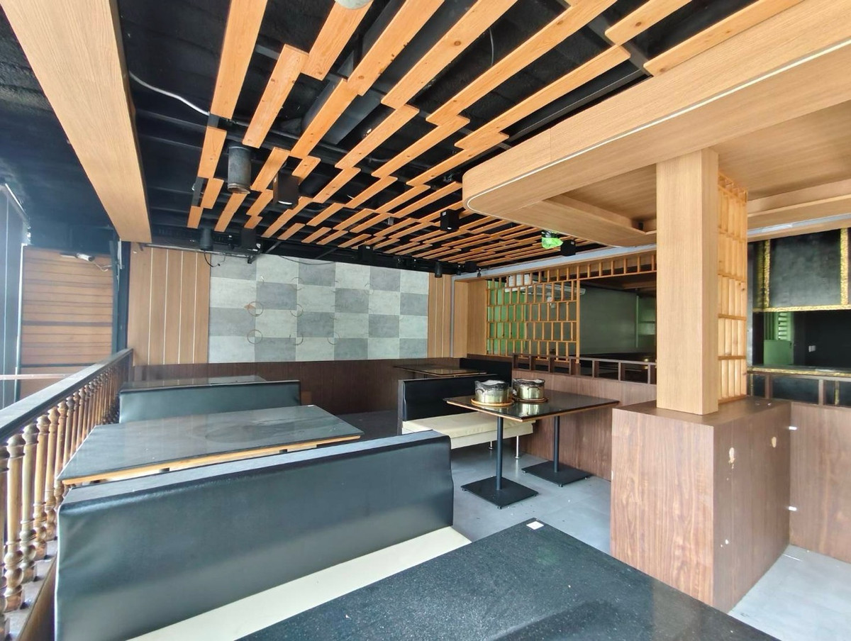 ให้เช่าร้านค้า/ตลาดนัดสุขุมวิท อโศก ทองหล่อ : พื้นที่เช่า ทำธุรกิจ ขนาด 250 ตรม 2 ชั้น @ ทองหล่อ ใกล้ BTS ทองหล่อ 900 เมตร มีที่จอดรถ