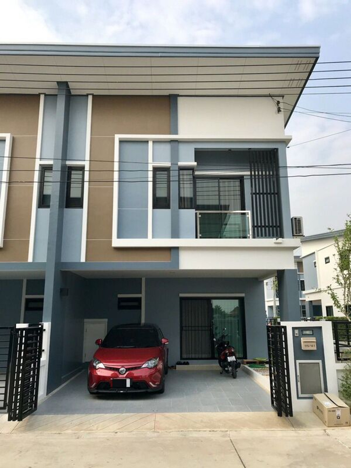 ขายทาวน์โฮมปทุมธานี รังสิต ธรรมศาสตร์ :  ขายด่วน! ทาวน์เฮ้าส์หลังมุม ทำเลดี ใกล้ทางด่วน อยู่สบาย ครบทุกฟังก์ชัน 