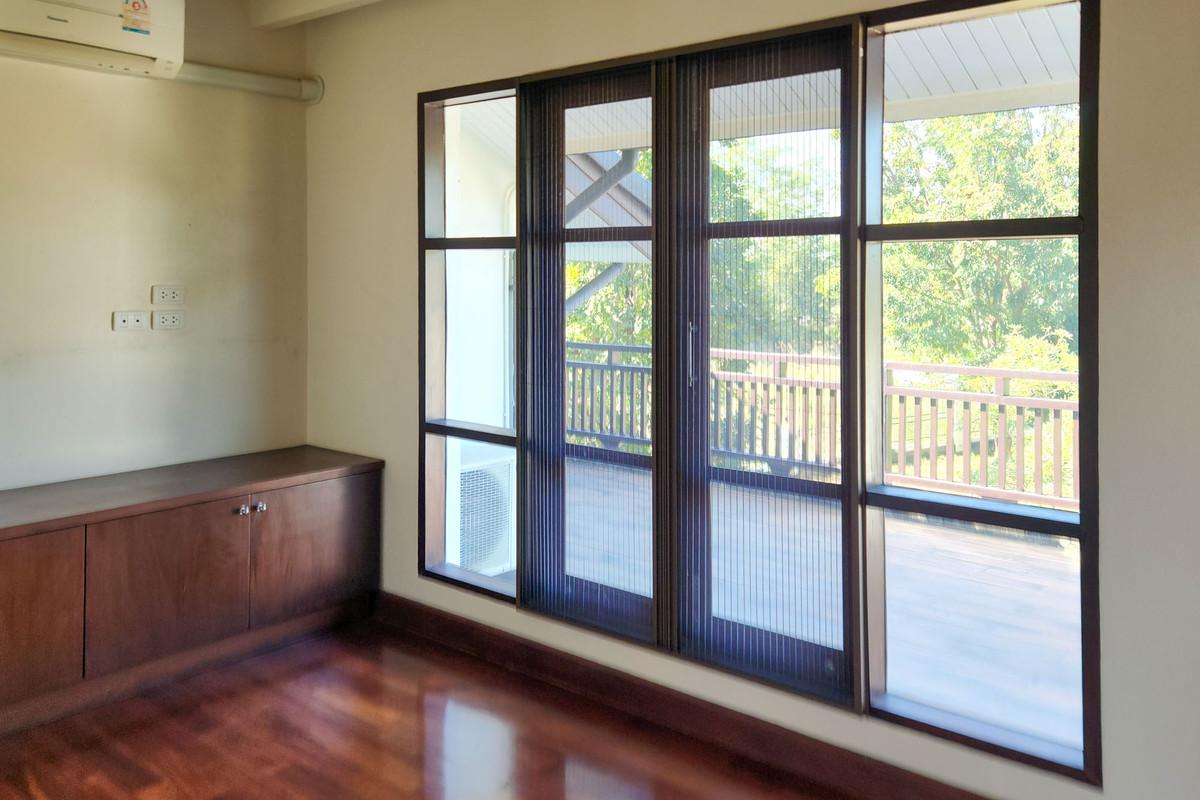 ขายบ้านเชียงใหม่ : บ้านสวนส่วนตัวหลังใหญ่ พร้อมสระว่ายน้ำ บรรยากาศเงียบสงบ