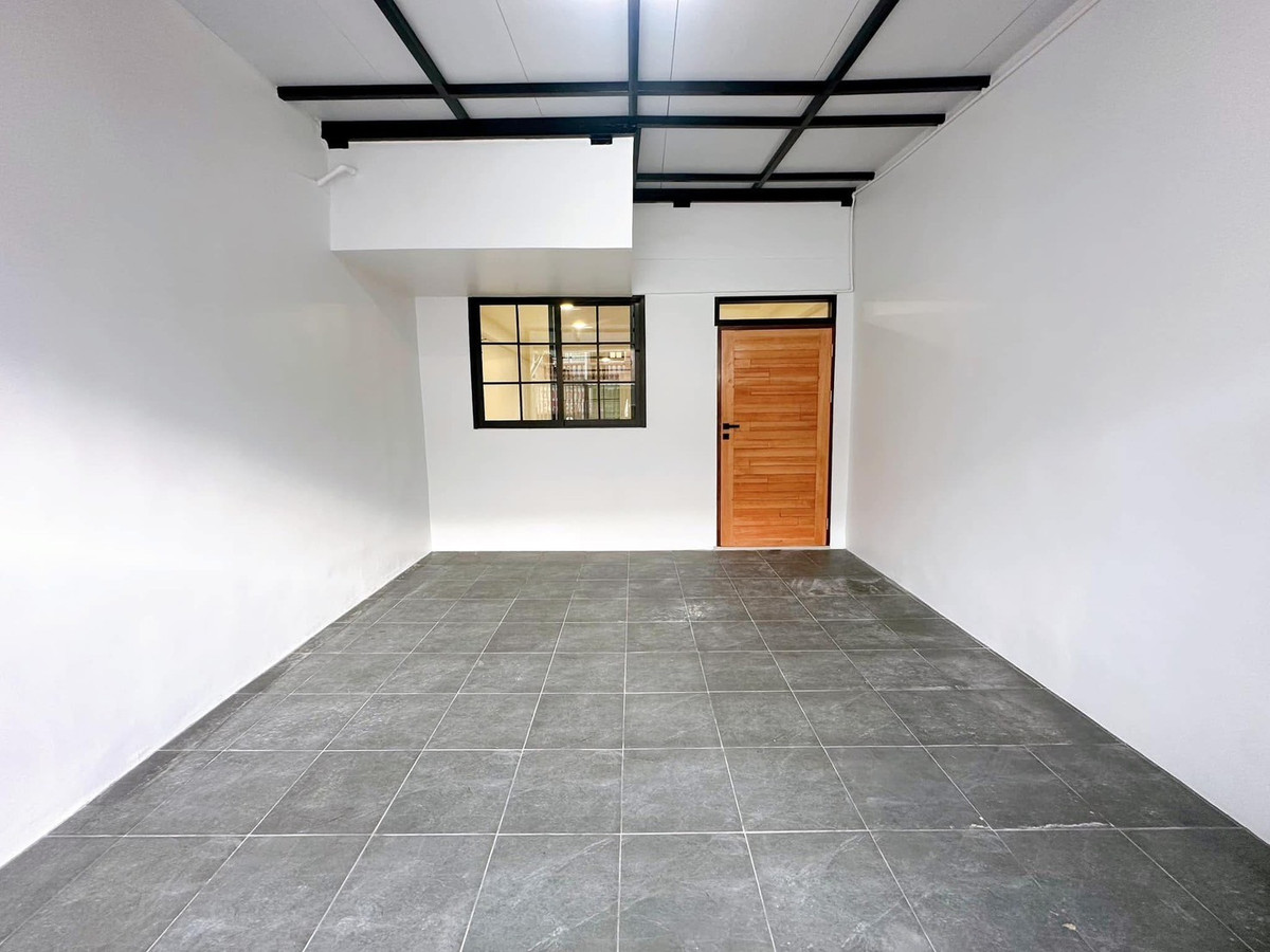 For SaleTownhomeOnnut, Udomsuk : CS048 🛠️✨ Urgent Sale! Newly renovated townhouse, ready to move in.