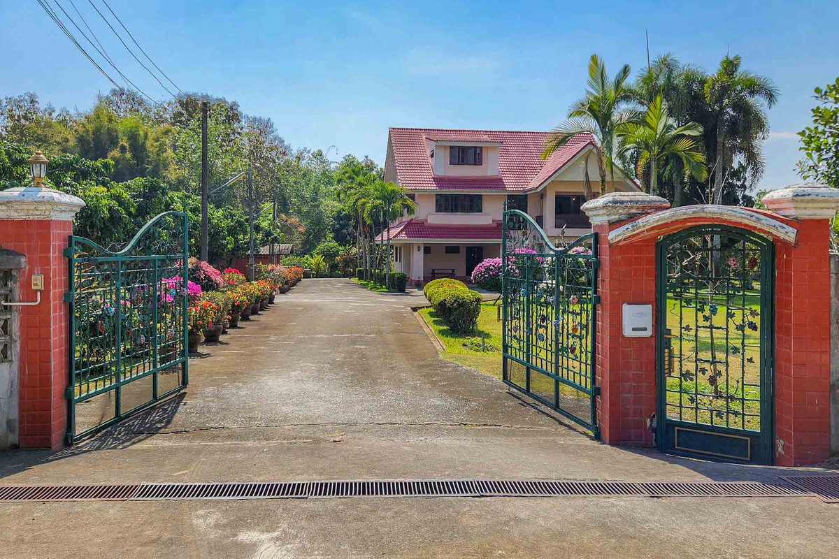 ขายบ้านเชียงใหม่ : บ้านพักส่วนตัววิวภูเขา พร้อมสวนลำไย 84 ต้น ใกล้สนามกอล์ฟ, เชียงใหม่