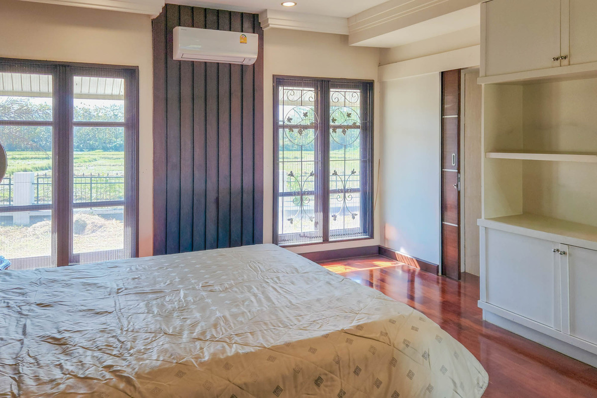 ขายบ้านเชียงใหม่ : บ้านสวนส่วนตัวหลังใหญ่ พร้อมสระว่ายน้ำ บรรยากาศเงียบสงบ