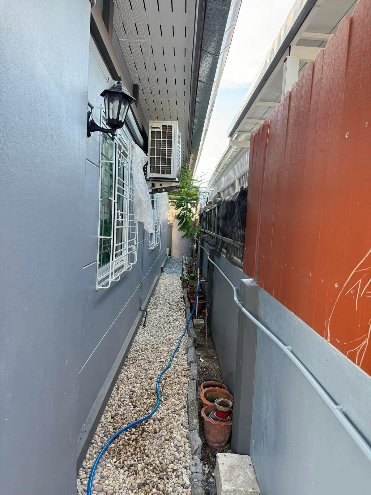 ให้เช่าบ้านพัทยา บางแสน ชลบุรี สัตหีบ : หมู่บ้าน รัตนากรวิลเลจ 17 / 2 ห้องนอน (เช่า), Ratanakorn Village 17 / 2 Bedrooms (FOR RENT) BEWN068