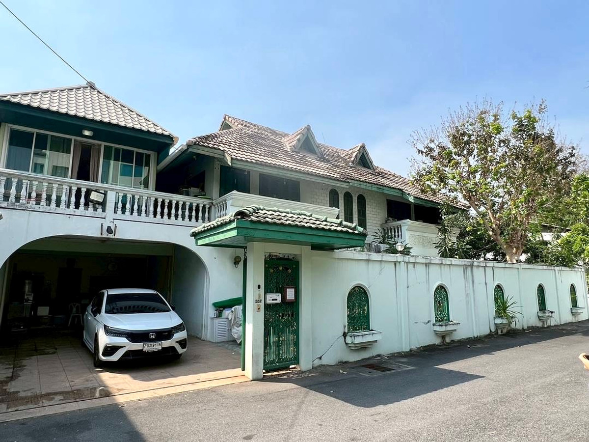 ขายบ้านสุขุมวิท อโศก ทองหล่อ : 💎 ที่ดินพร้อมสิ่งปลูกสร้างแปลงมุม 100 ตร.วา สุขุมวิท 71 ปรีดีฯ 42 ✨ ราคาเพียง 23 ล้านบาท !