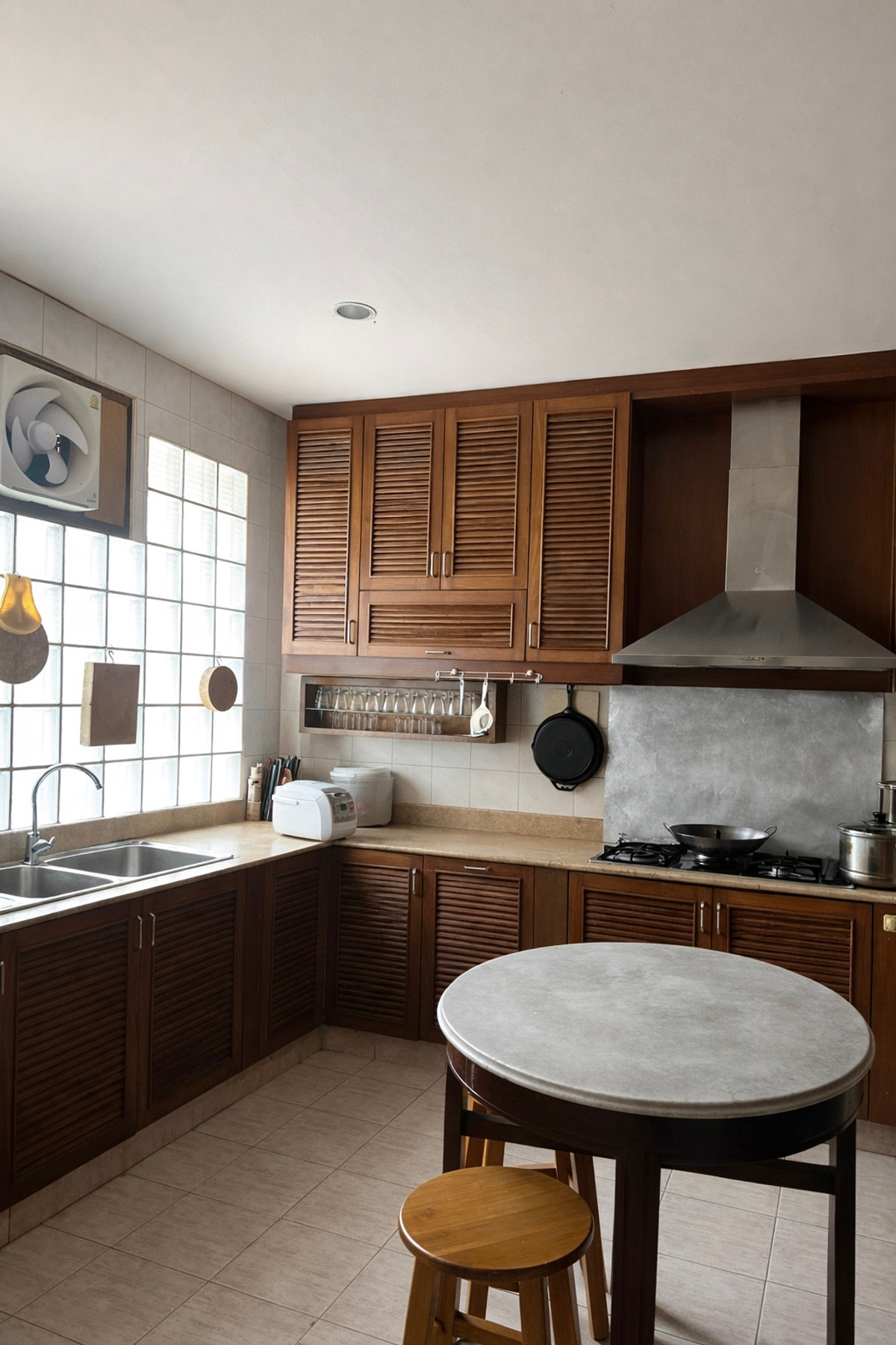 ขายบ้านสุขุมวิท อโศก ทองหล่อ : Urgent Sale Luxury House Sukhumvit | Prime Location High Demand Area Best Value | Near BTS Ekkamai | 29.5 MB (Reduced from 31 MB) | ขายด่วน บ้านหรูสุขุมวิท ทำเลฮิต ราคาพิเศษ ลดเหลือ 29.5 ล้านบาท ใกล้ BTS เอกมัย – LTH14350OP 