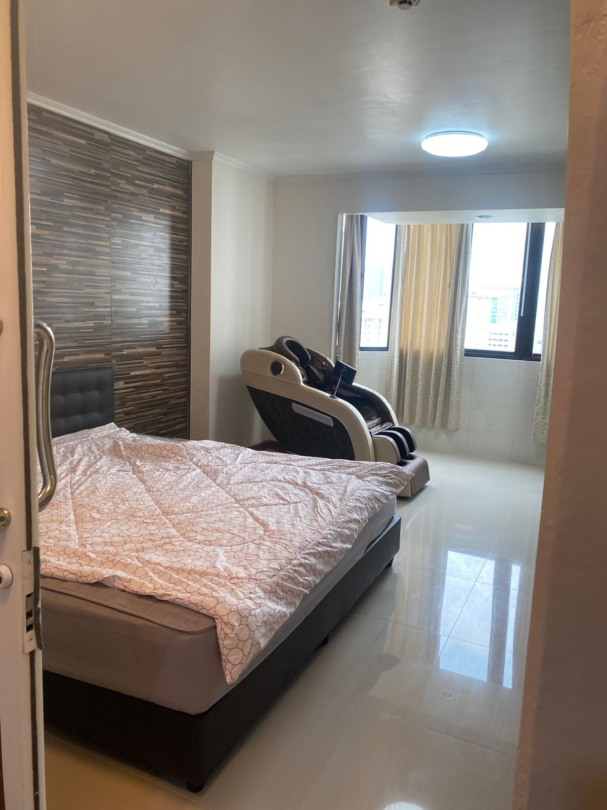 ให้เช่าคอนโดนานา : For Rent: Omni Tower