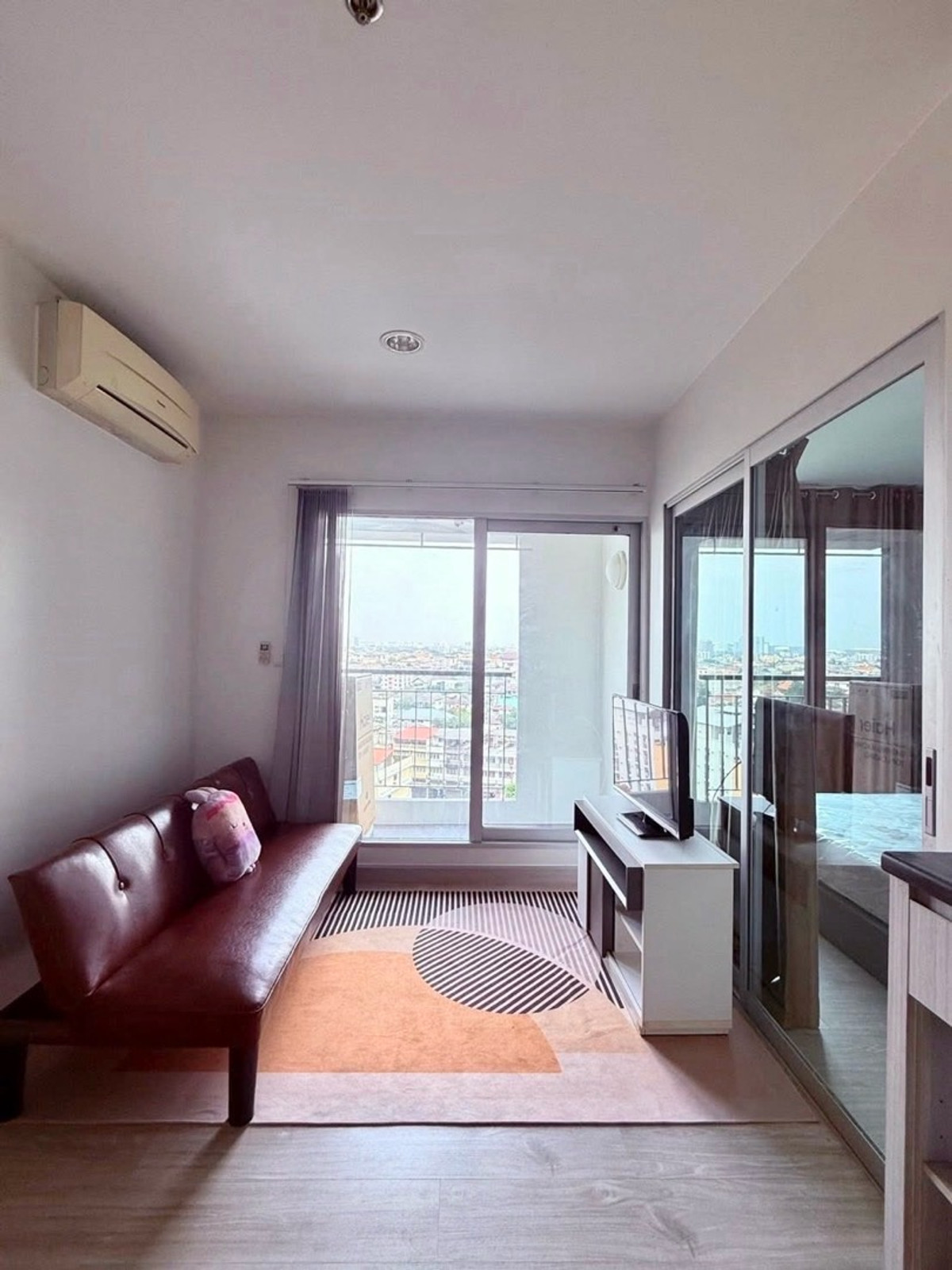 ให้เช่าคอนโดแจ้งวัฒนะ เมืองทอง : 📍 โครงการ : Aspire Ngamwongwan 
🛍️ ใกล้ห้าง : The Mall งามวงศ์วาน
💵 ราคาเช่า : 10,000 บาท / เดือน