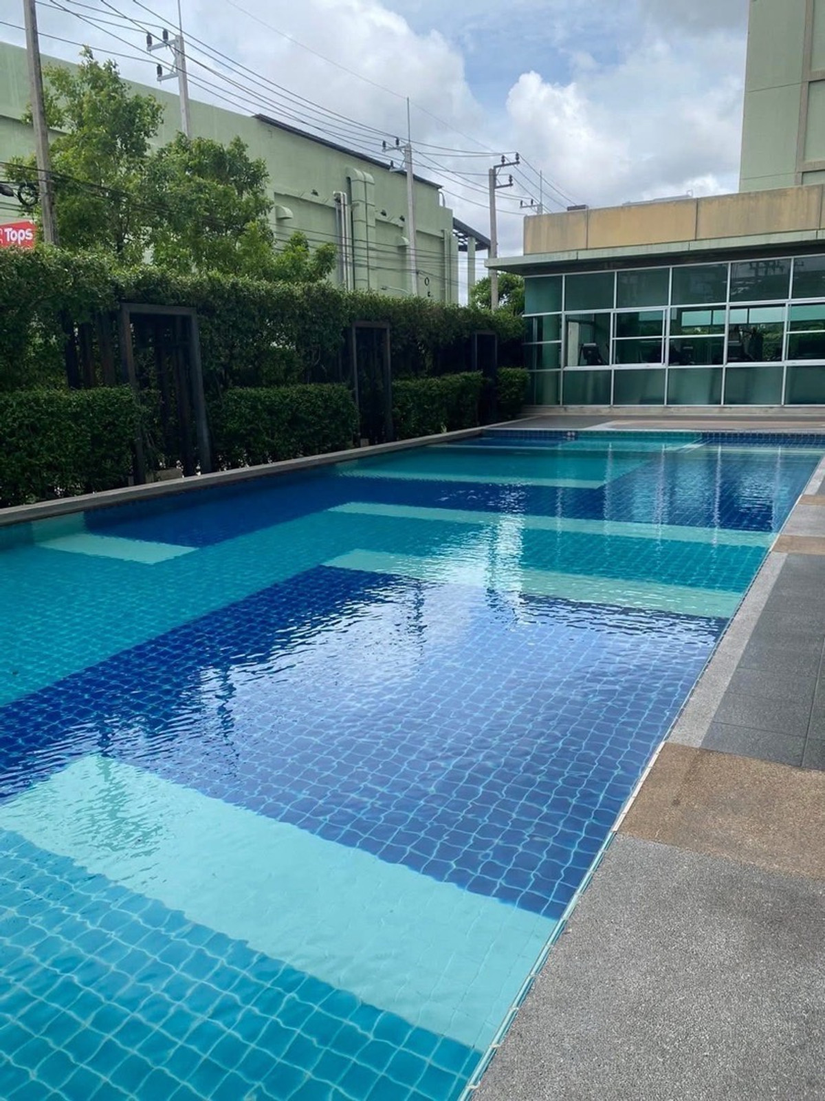 ให้เช่าคอนโดอ่อนนุช อุดมสุข : ให้เช่า Lumpini Ville Sukhumvit77-1 (ลุมพินีวิลล์ สุขุมวิท 77-1) ตึก A1  ชั้น15  1ห้องนอน 1ห้องน้ำ 28 ตร.ม วิวเมือง เฟอร์พร้อมเครื่องใช้ไฟฟ้า ใกล้Bts.อ่อนนุช 11,000/เดือน 