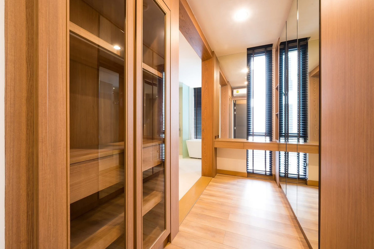 For SaleCondoOnnut, Udomsuk : Park Court Sukhumvit 77 / Pet-Friendly Spacious waterside in Onnut area. / 3 bed 285 sq.m.Tel. 0937890899