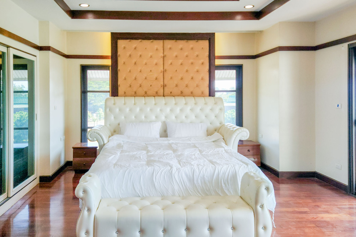 ขายบ้านเชียงใหม่ : บ้านสวนส่วนตัวหลังใหญ่ พร้อมสระว่ายน้ำ บรรยากาศเงียบสงบ