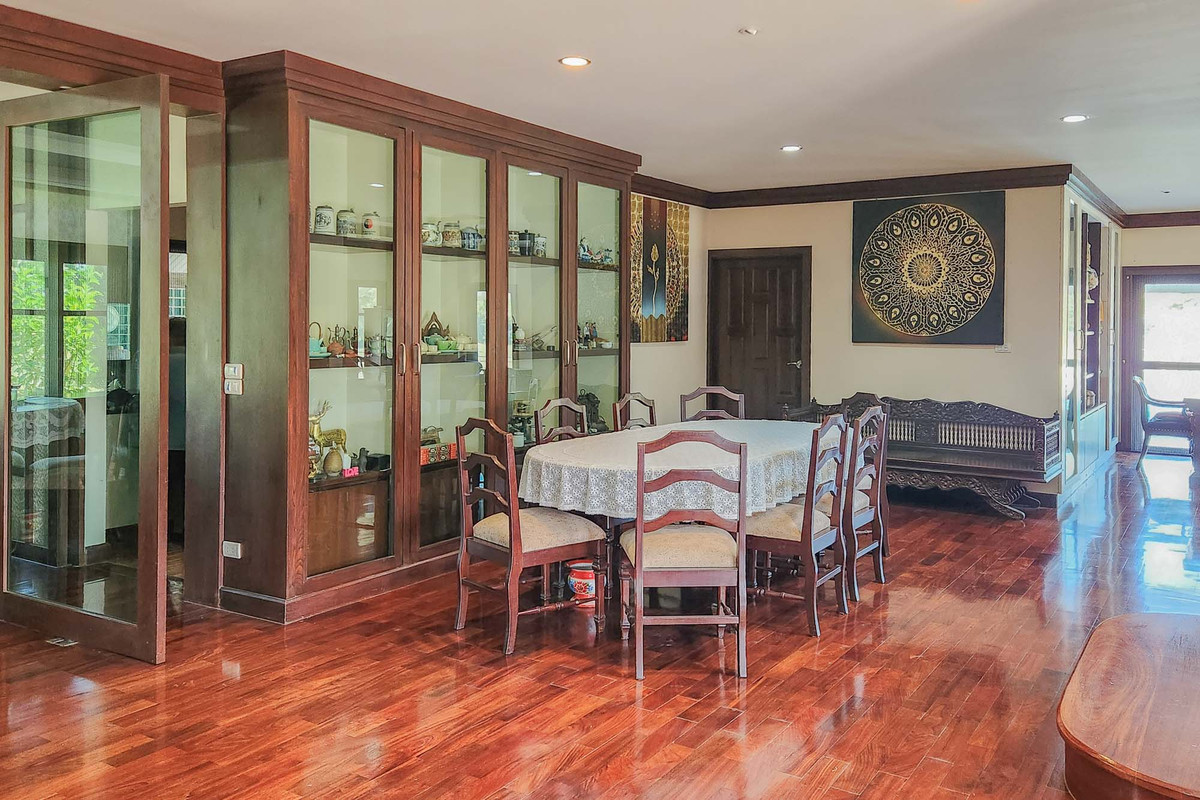 ขายบ้านเชียงใหม่ : บ้านสวนส่วนตัวหลังใหญ่ พร้อมสระว่ายน้ำ บรรยากาศเงียบสงบ