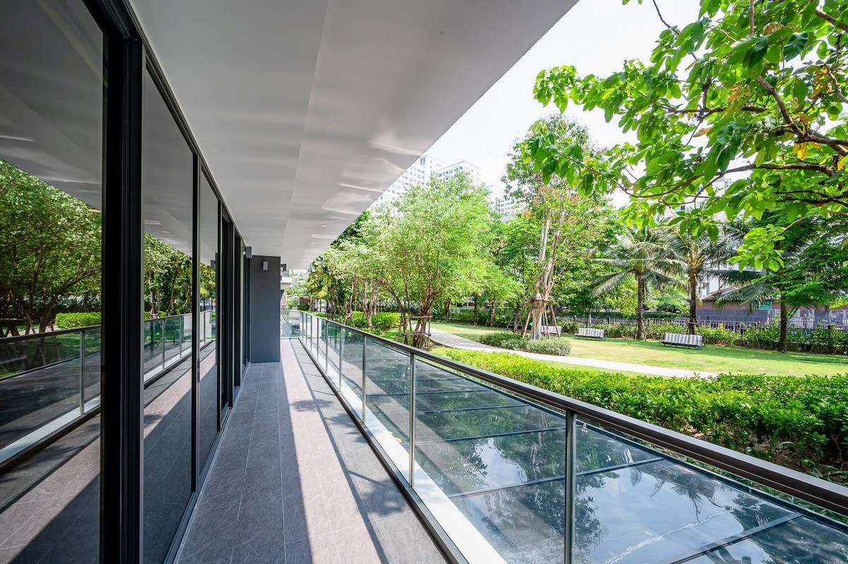 For SaleCondoOnnut, Udomsuk : Park Court Sukhumvit 77 / Pet-Friendly Spacious waterside in Onnut area. / 3 bed 285 sq.m.Tel. 0937890899