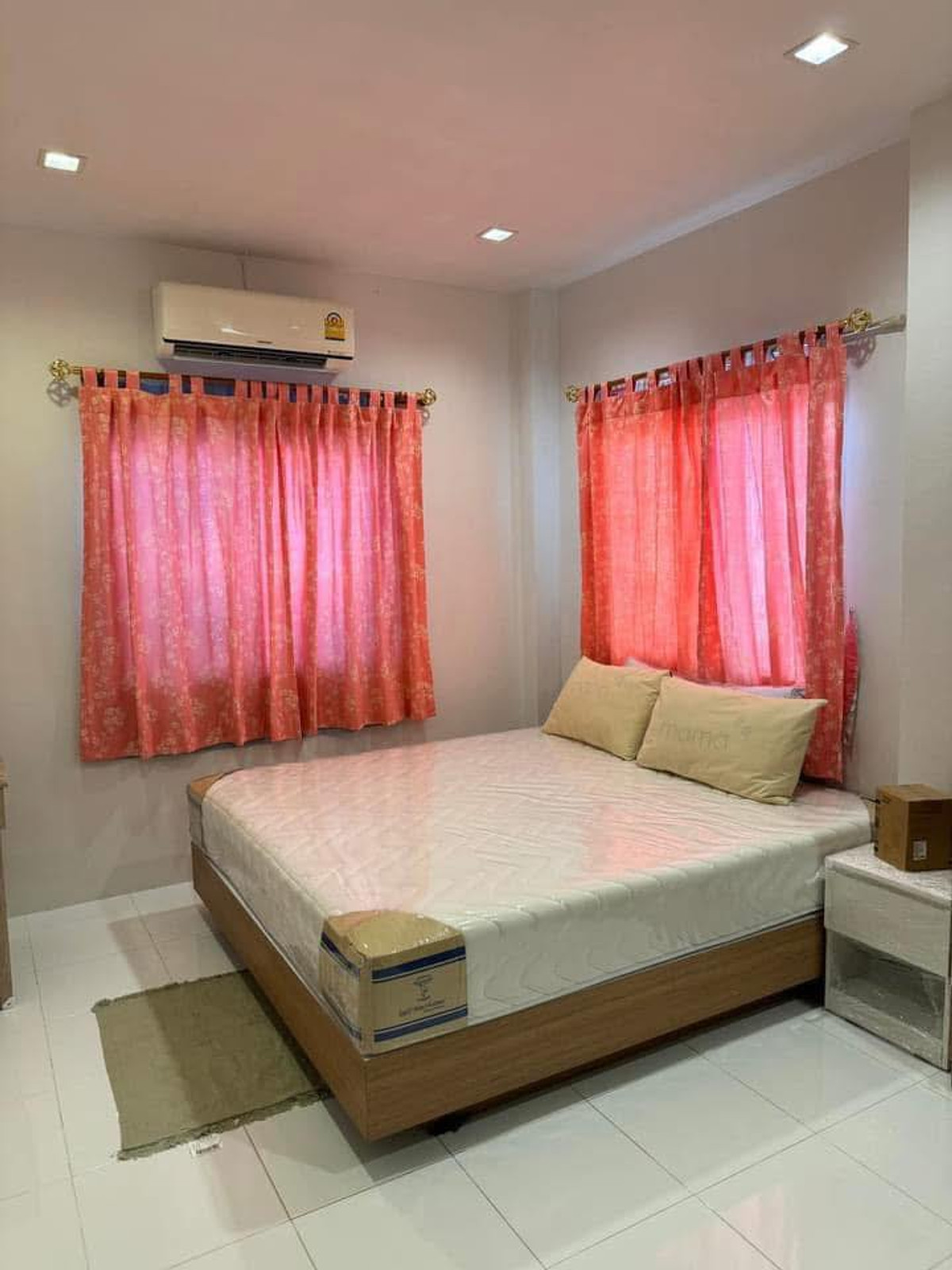 ให้เช่าบ้านพัทยา บางแสน ชลบุรี สัตหีบ : หมู่บ้าน รัตนากรวิลเลจ 17 / 2 ห้องนอน (เช่า), Ratanakorn Village 17 / 2 Bedrooms (FOR RENT) BEWN068