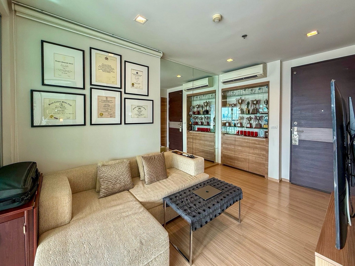 ให้เช่าคอนโดสาทร นราธิวาส : คอนโดให้เช่า ริทึ่ม สาทร