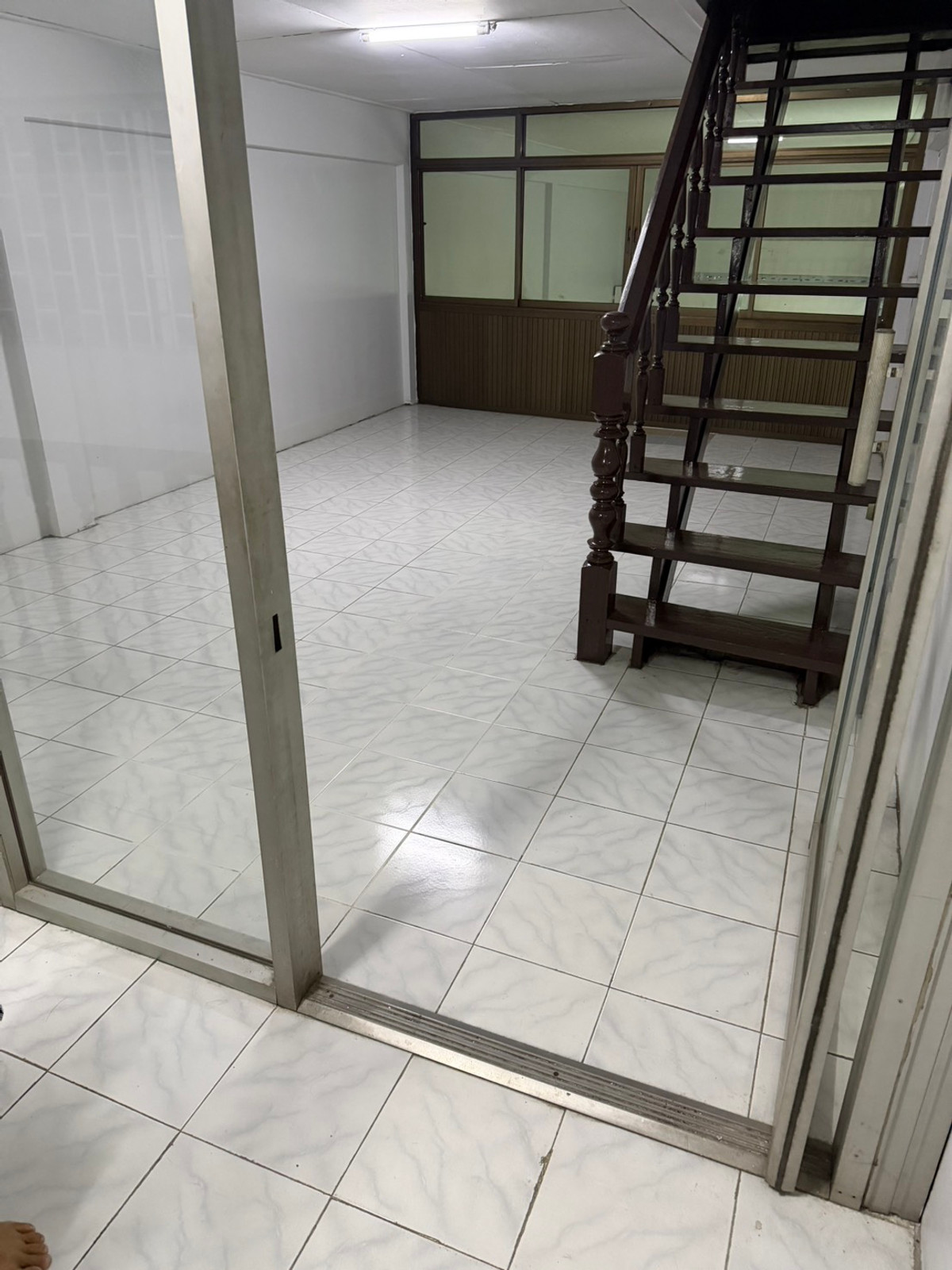 For RentShop HousePattaya, Bangsaen, Chonburi : 2 commercial buildings, Assumption Intersection, Si Racha Dist, Chonburi / 2 - Storey (FOR SALE) YEAN109