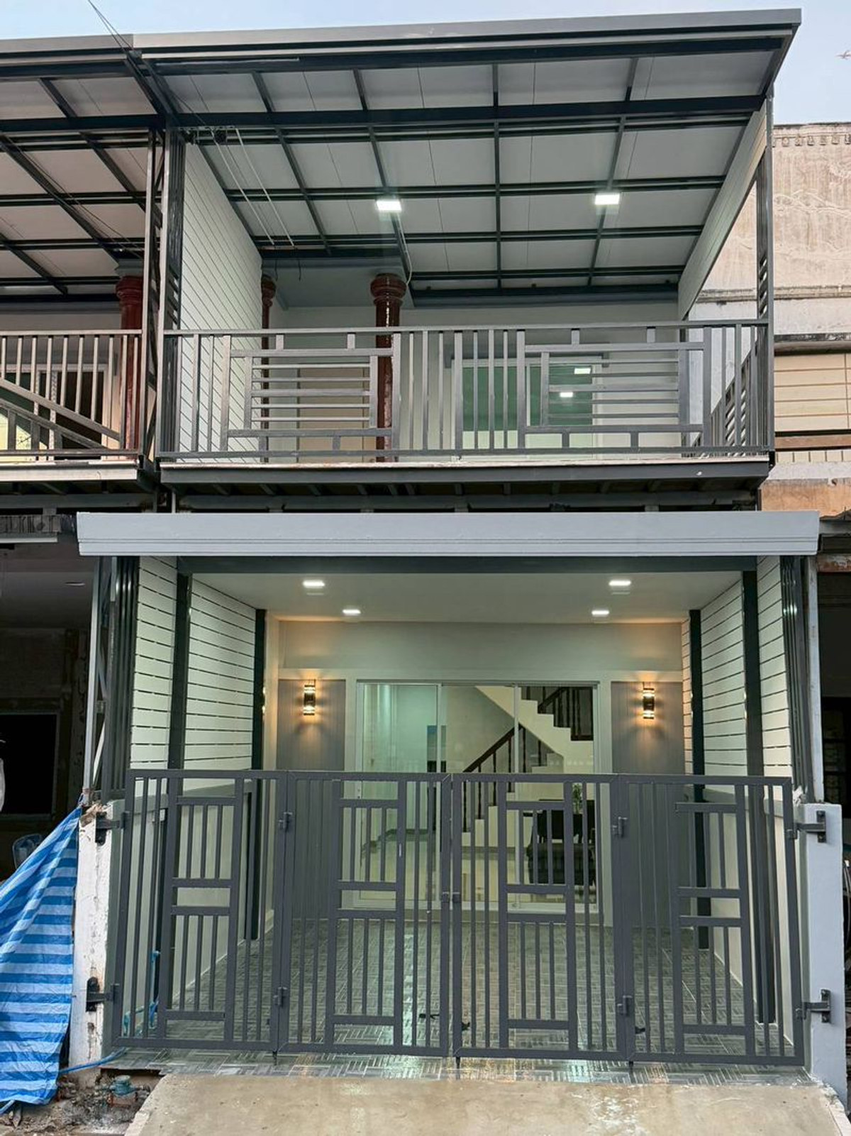 ขายทาวน์โฮมนนทบุรี บางใหญ่ บางบัวทอง : ขายทาวน์เฮ้าส์ 2 ชั้น หมู่บ้านอำมาตย์วิลล่า ซอย 3 ใกล้กองสลาก สนามบินน้ำ เนื้อที่ 18 ตารางวา 3 ห้องนอน ตำบลท่าทราย อำเภอเมืองนนทบุรี จังหวัดนนทบุรี