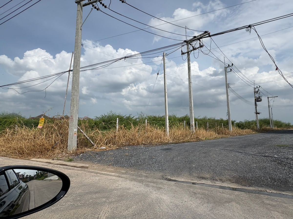 For SaleWarehousePathum Thani,Rangsit, Thammasat : 💖💖Land for sale in Rangsit, Khlong 4, Soi Rangsit-Nakhon Nayok 83/1, size 9 rai, near Khlong Si Mueang Mai Market. On the outbound road you dont have to cross many canals and villages. Adjacent to public roads on 2 sides 💖💖