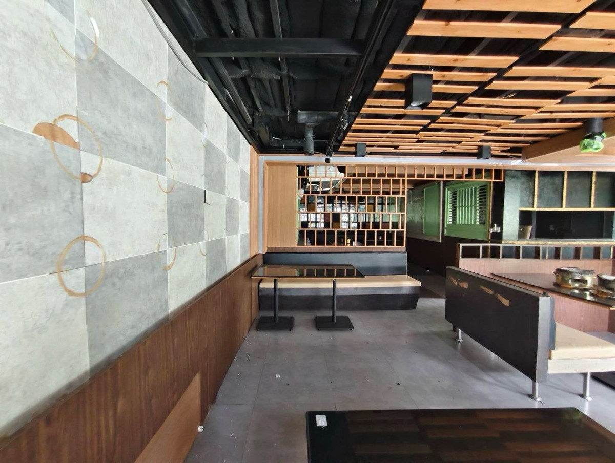 ให้เช่าร้านค้า/ตลาดนัดสุขุมวิท อโศก ทองหล่อ : พื้นที่เช่า ทำธุรกิจ ขนาด 250 ตรม 2 ชั้น @ ทองหล่อ ใกล้ BTS ทองหล่อ 900 เมตร มีที่จอดรถ